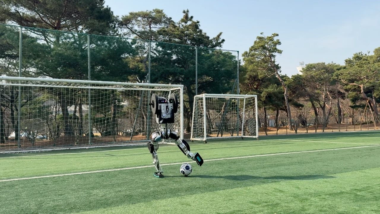 Humanoid robot sprints and moonwalks with ‘real skill’ 