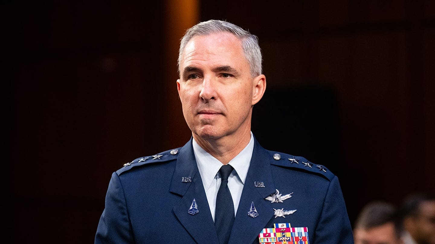 Генерал США предупредил, что Россия может разрабатывать ядерное противоспутниковое оружие на орбите