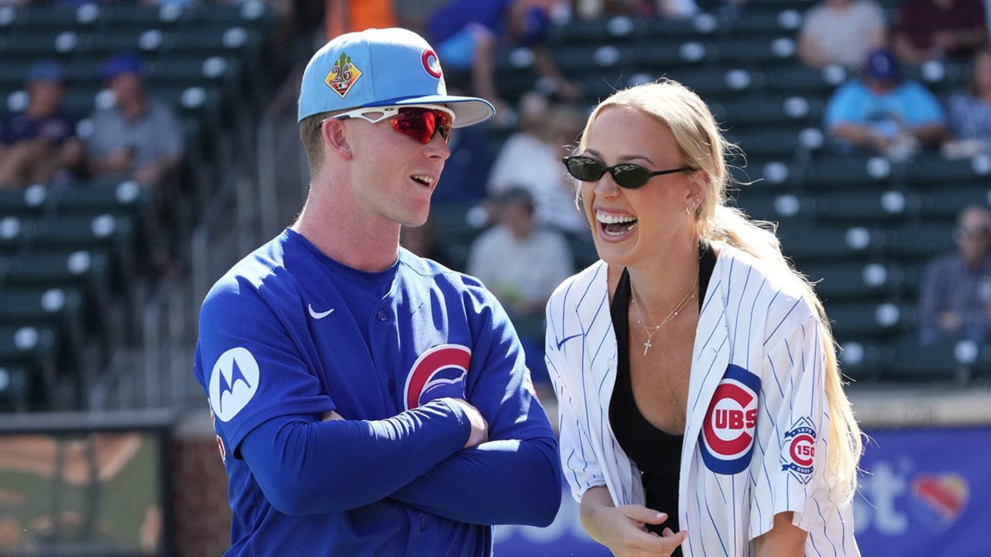 WNBA स्टार सोफी कनिंघम प्रशंसकों की पसंदीदा के रूप में उभरने के बाद फीवर में फिर से शामिल हो गईं