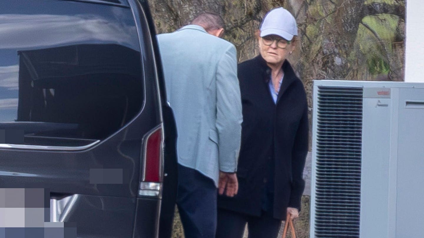 Sarah Ferguson is hoping 'to evaporate like mist' as she's seen for the first time in 7 months: expert