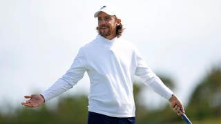 PGA Tour tienen reacciones sorprendentemente normales ante la estatua dorada de Trump en Doral