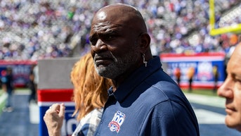 Lawrence Taylor in the hospital for over a week with no discharge date in sight - Fox News
