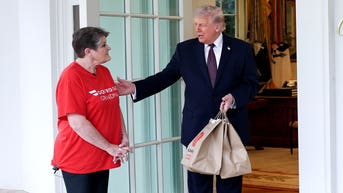 Trump gets his favorite fast food delivered to Oval Office by 'DoorDash grandma' - Fox News