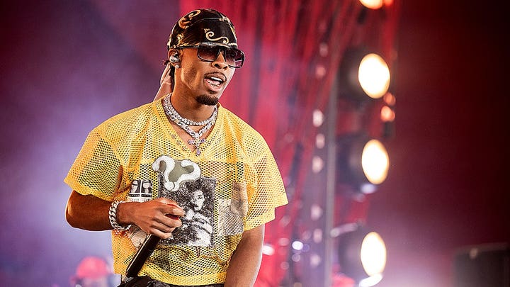Singer D4vd shows no emotion as detective recounts gruesome discovery of teen's dismembered remains: report