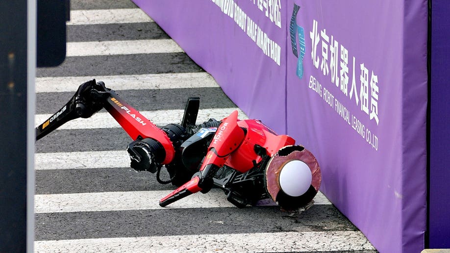 robot-marathon-beijing-fox-news-004.jpg
