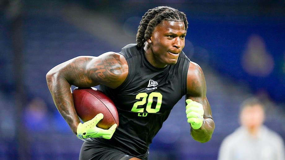 Arvell Reese says NFL teams are getting someone who 'plays the game violently' with 'relentless effort'