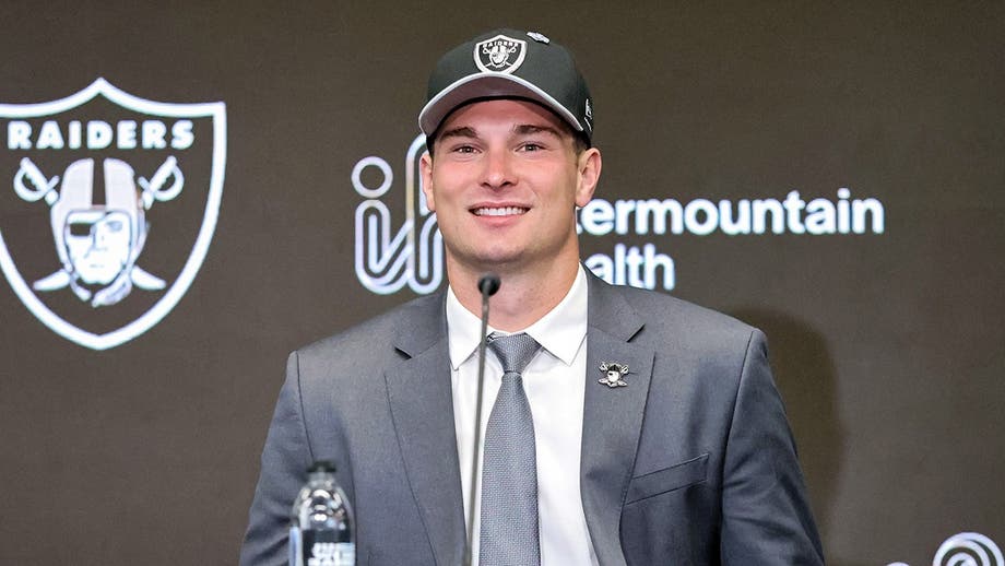 Raiders' Fernando Mendoza once again goes viral during an interview for hilarious Joe Buck greeting