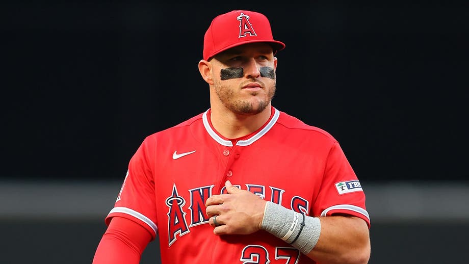 Mike Trout's torrid Angels series vs Yankees ends in historic fashion after he blasts fifth home run