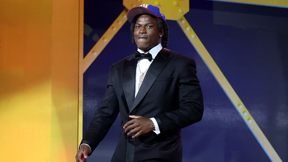 Giants use top-10 picks on Ohio State's Arvell Reese, Miami's Francis Mauigoa in 2026 NFL Draft