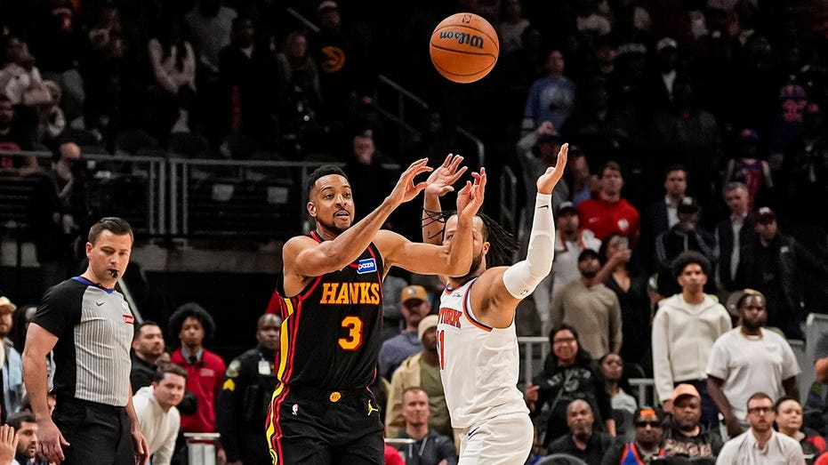 Hawks' late-second heave is too late as Knicks hang on for win