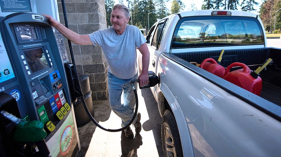 Long lines form at tribal gas stations as drivers chase steep discounts amid high fuel costs