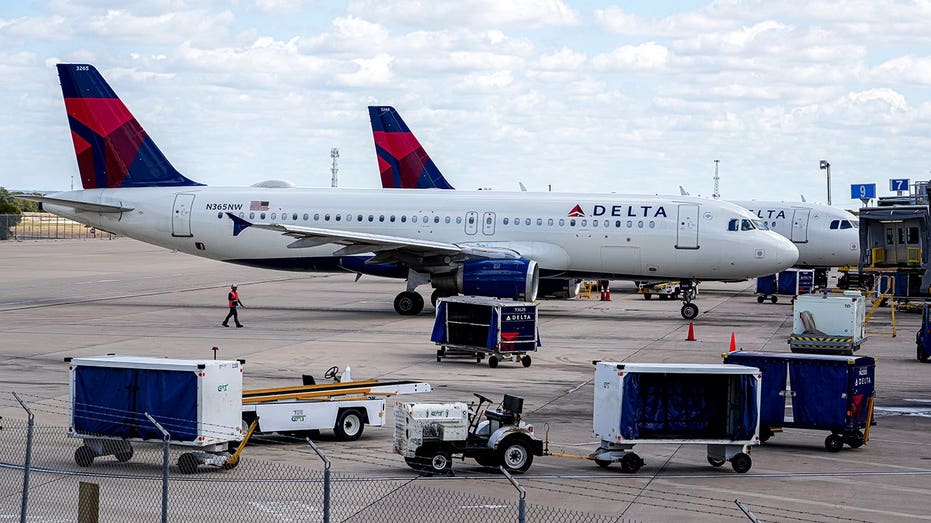 ‘Get off the plane,’ Delta passengers chant at flyer who refuses to hang up phone