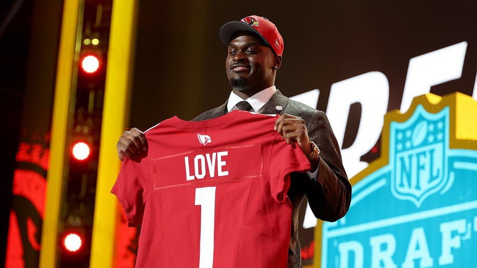 Cardinals draft Notre Dame running back Jeremiyah Love with the No. 3 overall pick in 2026 NFL Draft