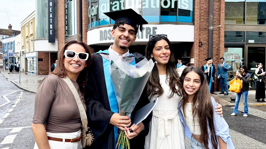 College graduate who paid 6-figure fortune for his degree can't find a job
