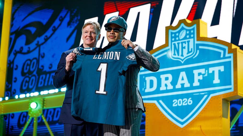 Watch as Eagles steal Makai Lemon with wild phone call: 'Why is Philly calling me?'
