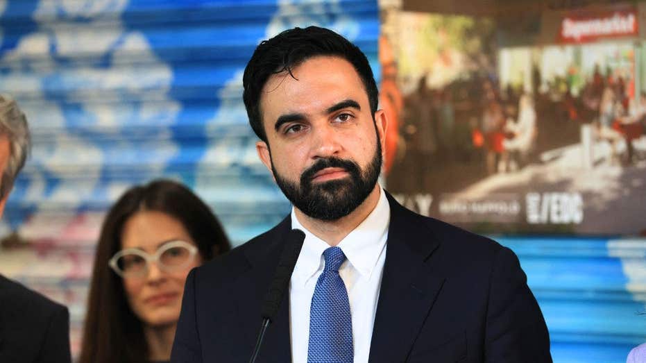 Socialist Mamdani touts government-run grocery plan as ‘grand experiment’' at grocery new site