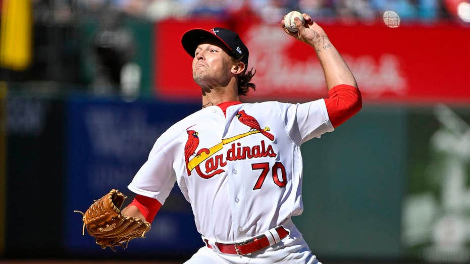 Cardinals pitcher attempting MLB comeback sustains crushing arm injury just 3 pitches into his outing