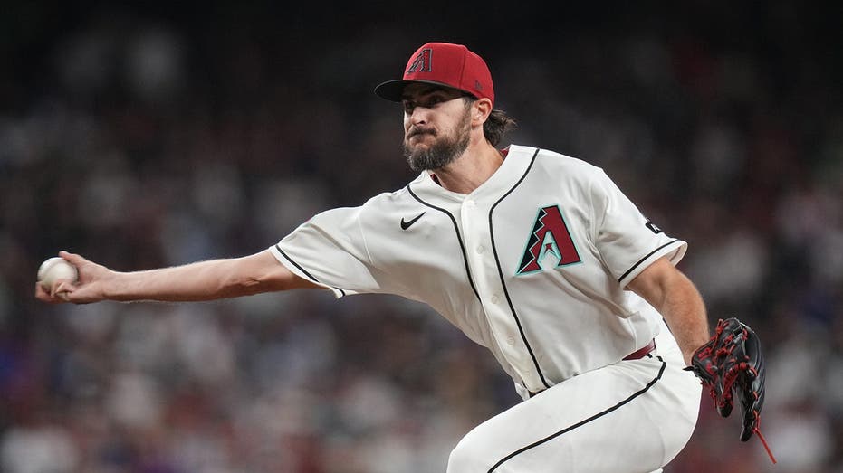MLB pitcher shares photo with Trump at Turning Point USA event, calls it an 'incredible honor'