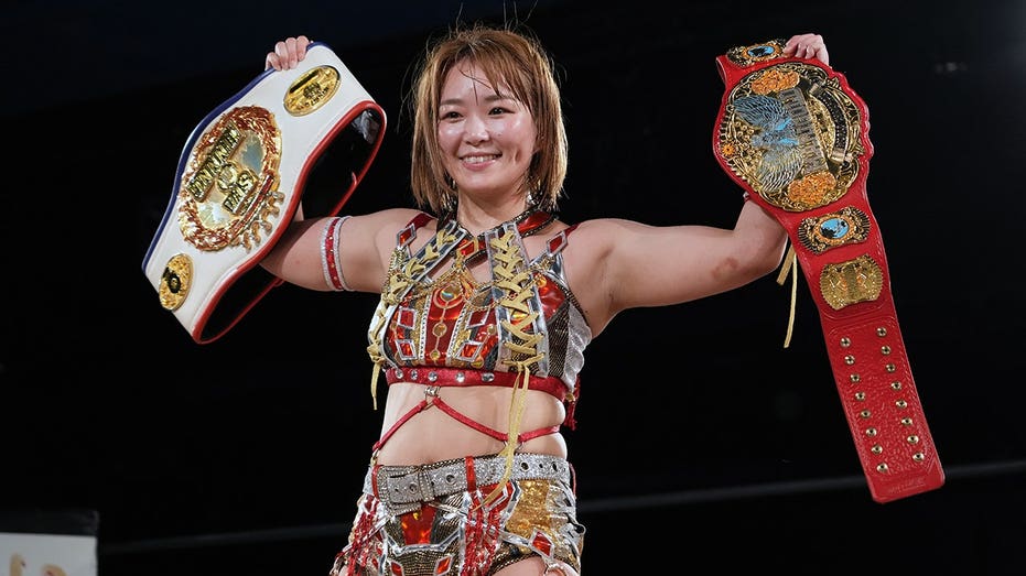 Pro wrestling star hits jackpot before Las Vegas flight home