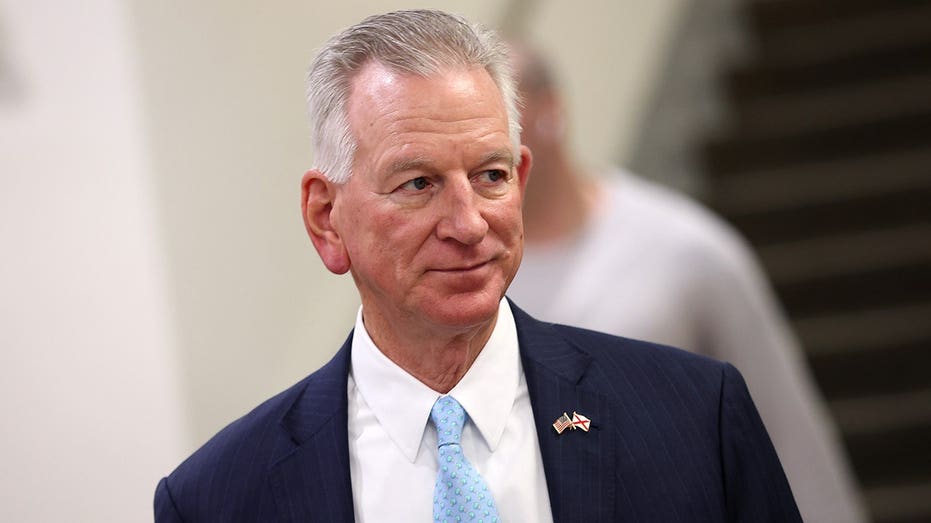 Alabama Democrats rally around former Dem senator to challenge Trump-backed Tuberville in fall