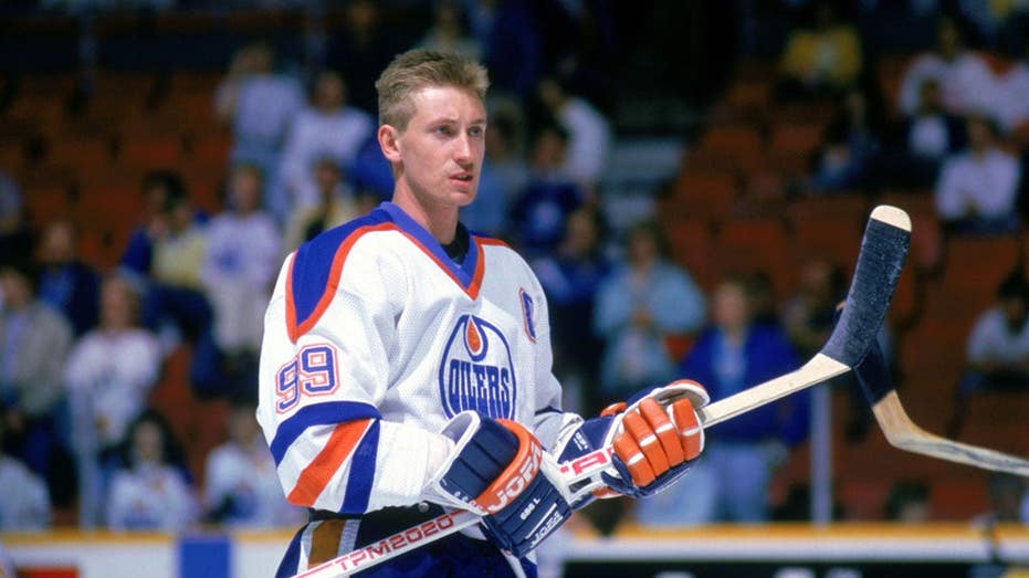 Wayne Gretzky's 1988 Stanley Cup Final jersey sells for $2.8M, setting an all-time hockey record