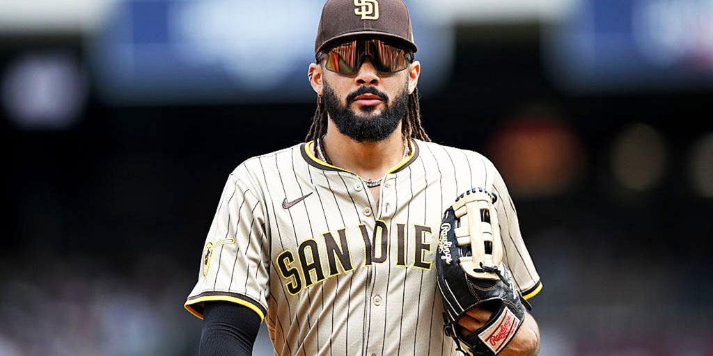 Fernando Tatis Jr. ripped for embarrassing fielding blunder that