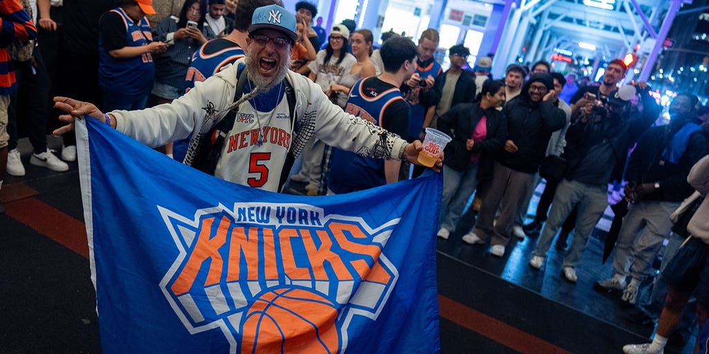 Knicks fans send NYC into chaos after franchise reaches first NBA Finals since 1999: '