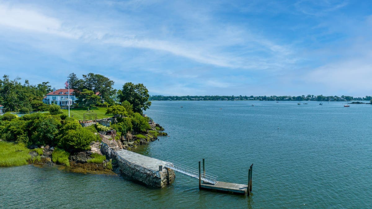 Dock