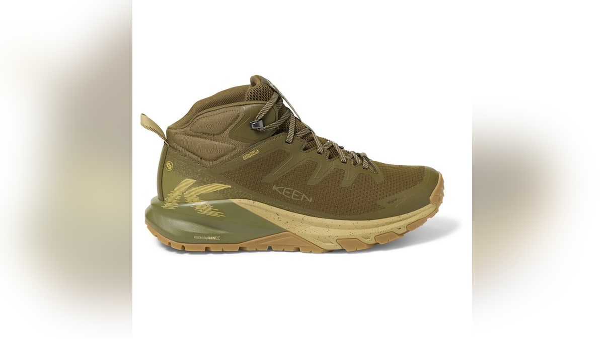 These boots feature KEEN's signature wide toebox.