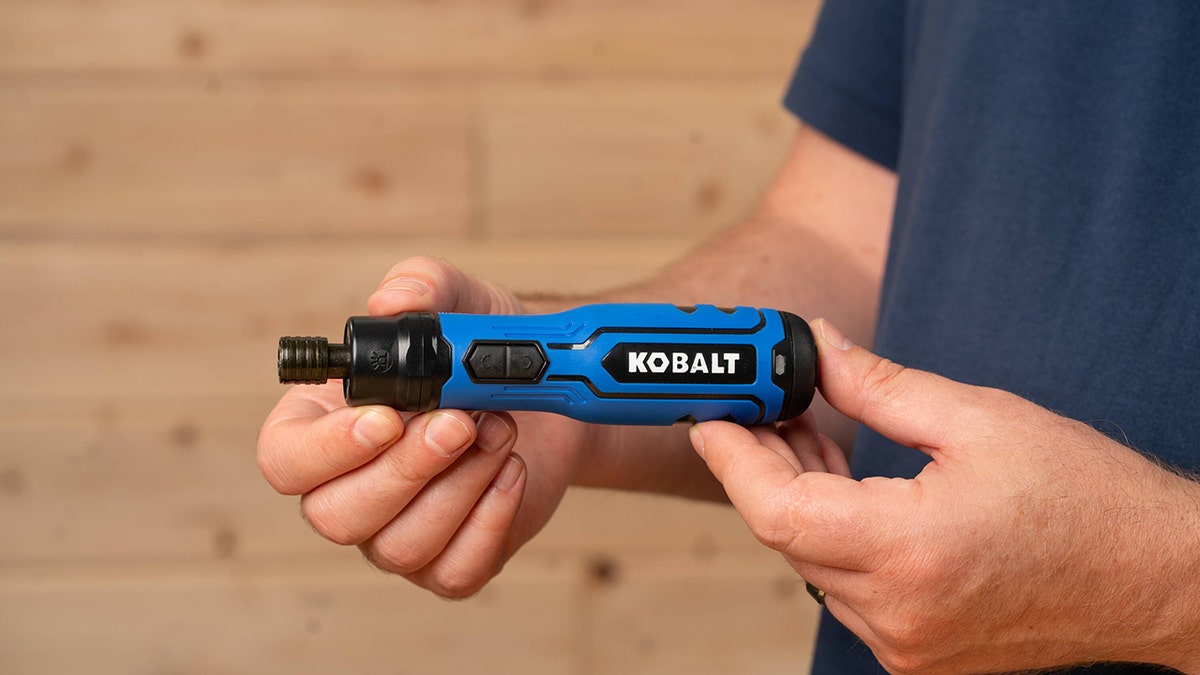 An LED light reminds you to recharge this screwdriver.