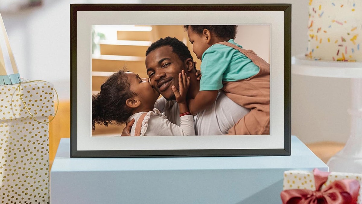 Save $30 on Aura's digital frame.