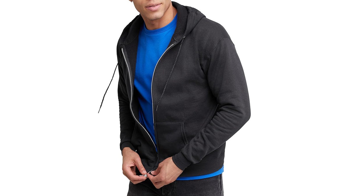 This sweatshirt uses American cotton.