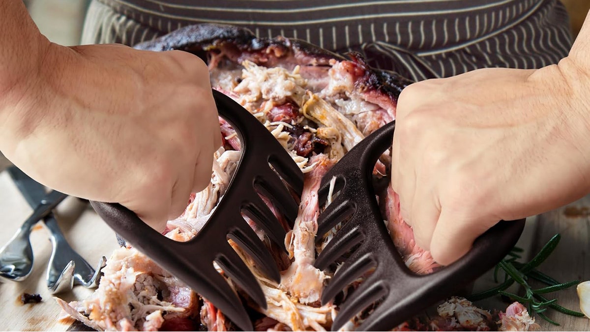Shred meat without burning your fingers.
