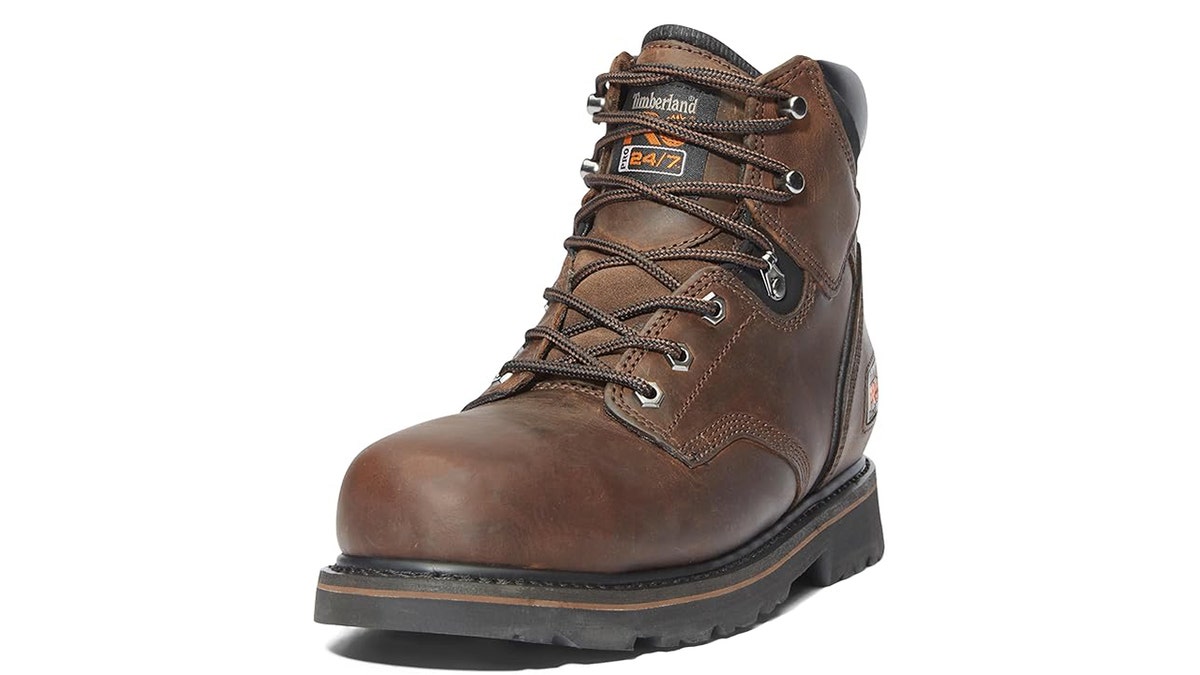 Thick rubber soles and a safety toe protect you from common workplace dangers.