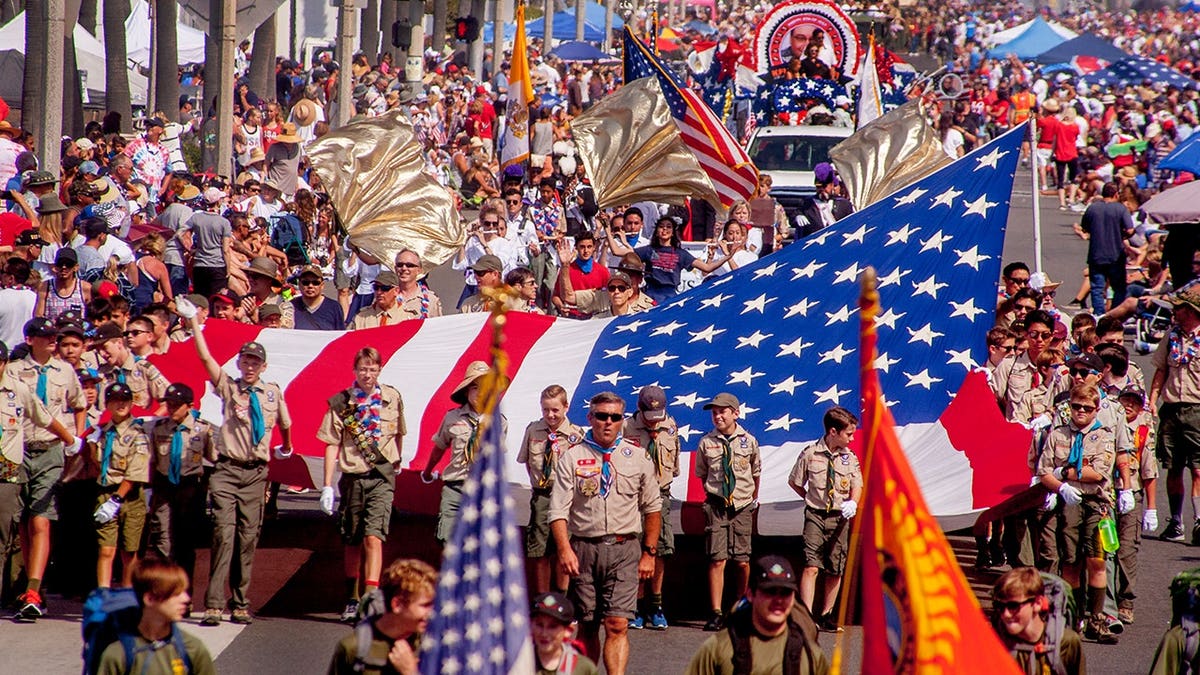 Boy-scouts-4th-of-July-parade