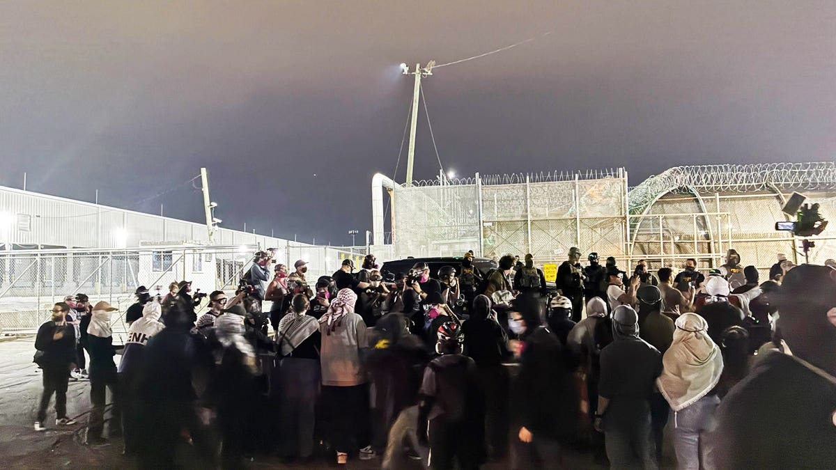 Protestors congregate extracurricular  Delaney Hall detention center
