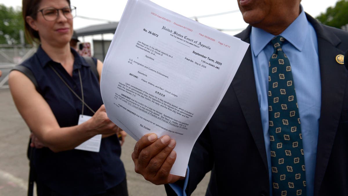 La orden de inmigración de Adriano Espaillat