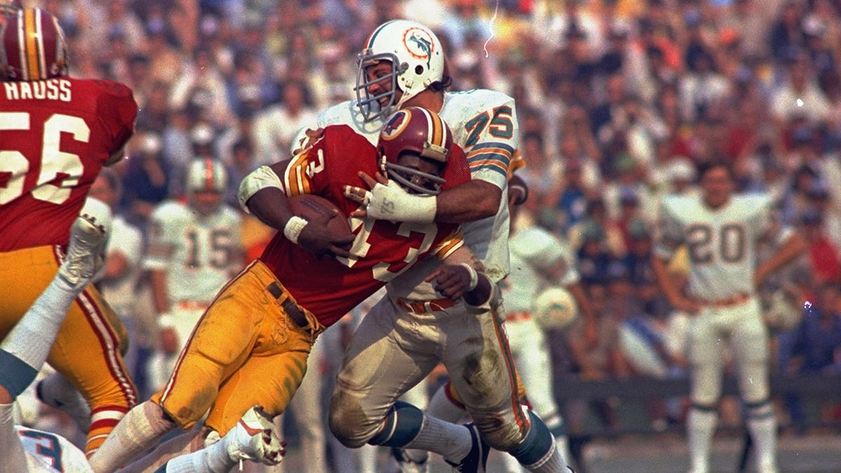 Manny Fernandez playing in Super Bowl VII