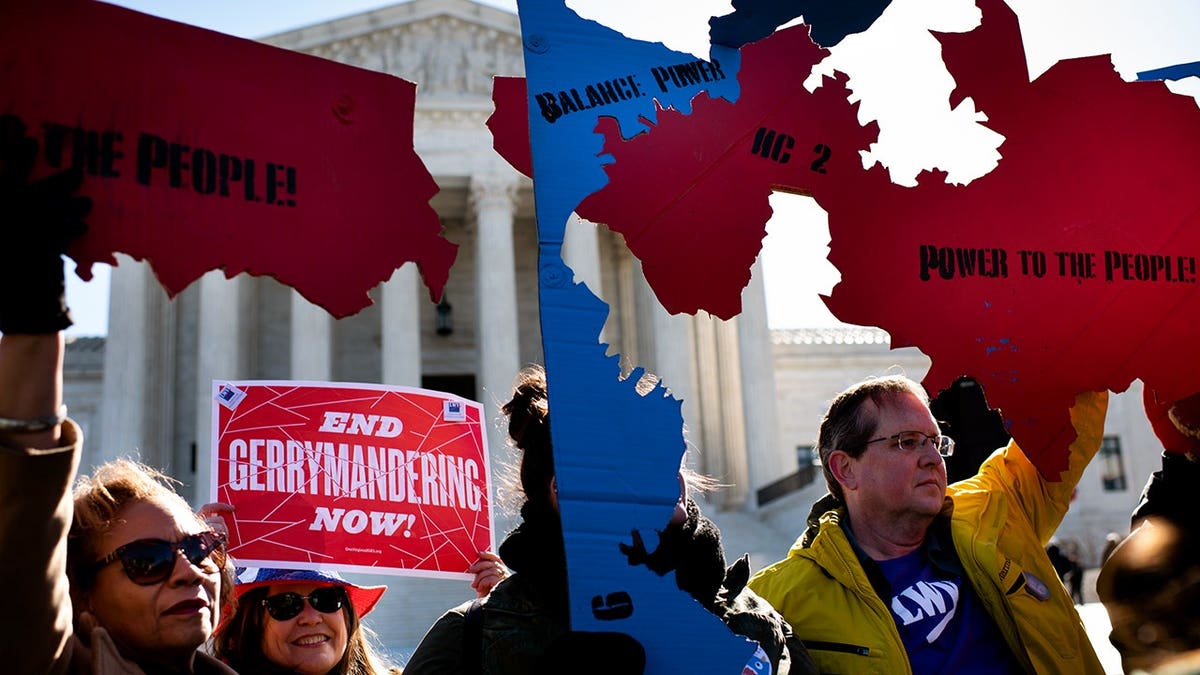 Redistricting demonstration at court