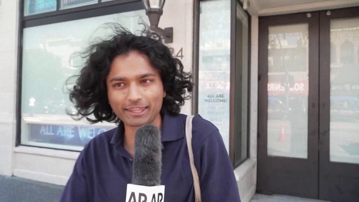 Un testigo hablando con the Associated Press
