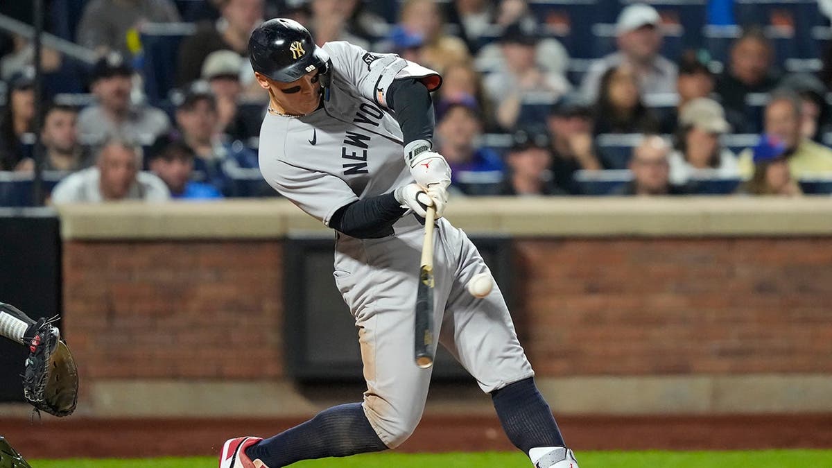 New York Yankees' Aaron Judge hitting a treble  during a shot   game.