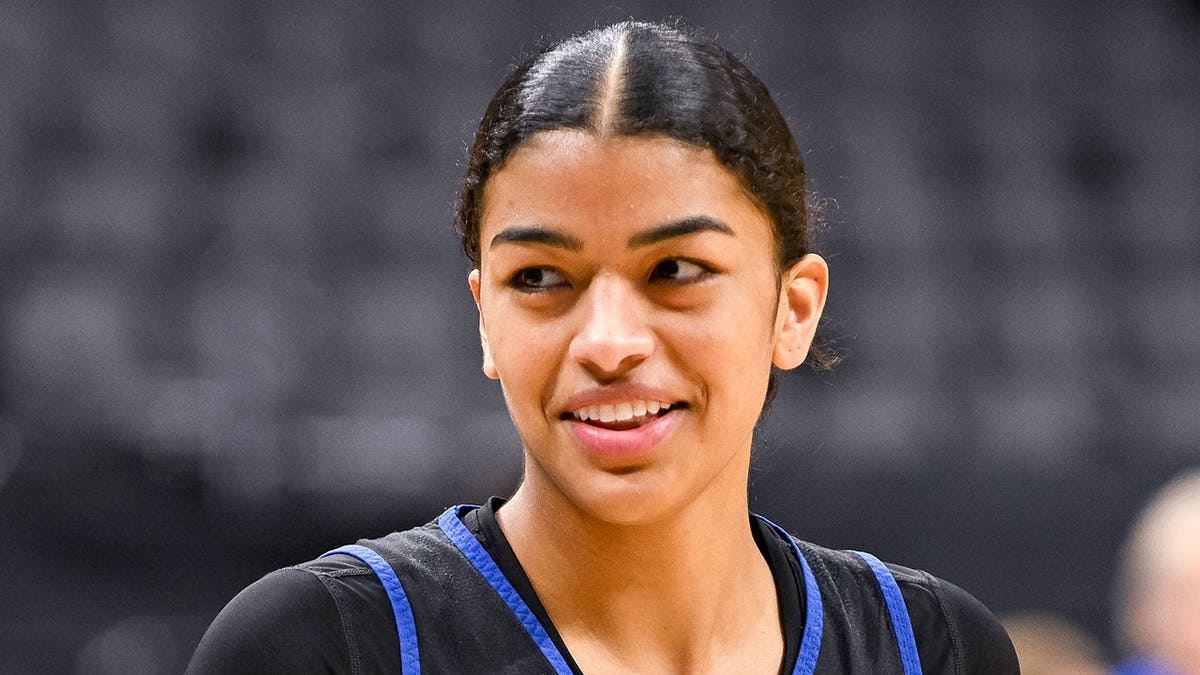 Duke Blue Devils halfway  Arianna Roberson participating successful  hoops  drills astatine  practice.
