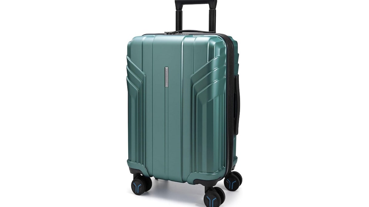 This bag is expandable and eye-catching.