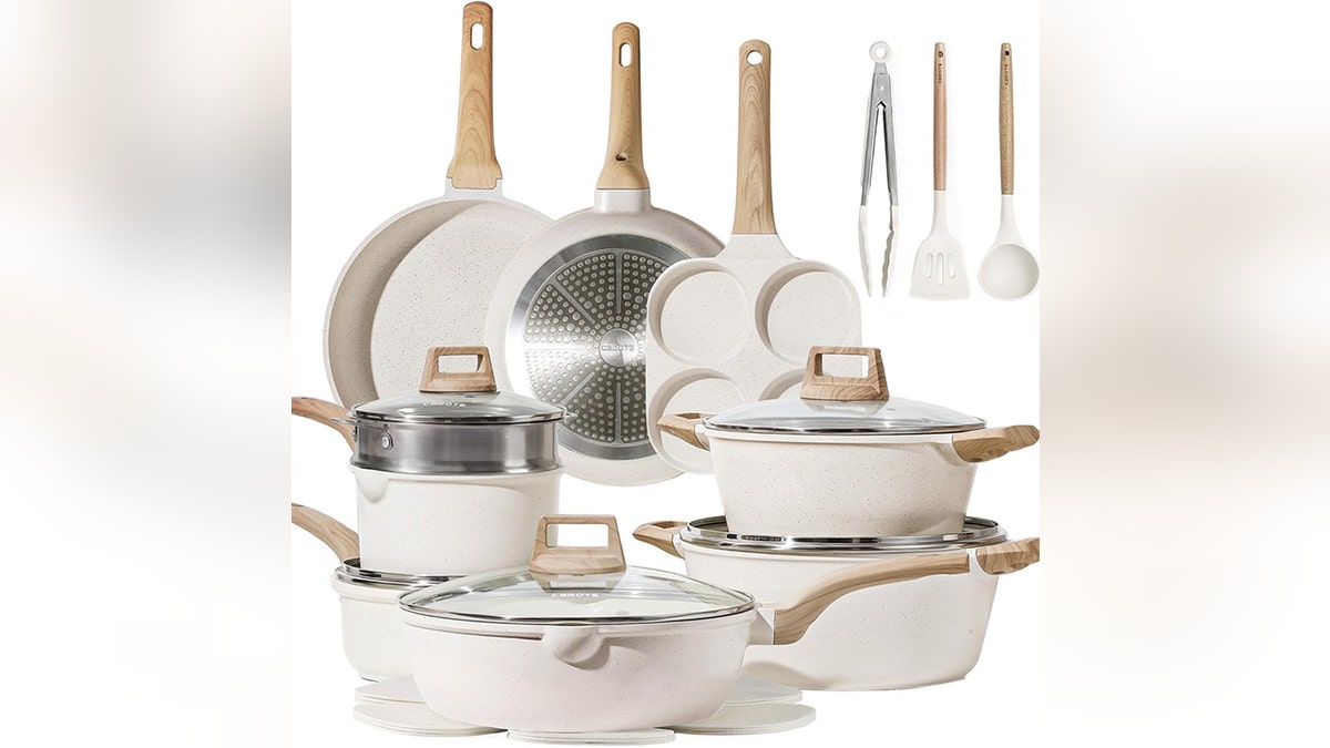 Spend less time scrubbing dishes with this Carote cookware set.