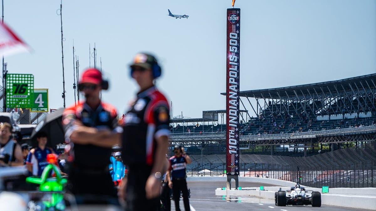 Pitlane astatine  the commencement  of Indy 500 practice