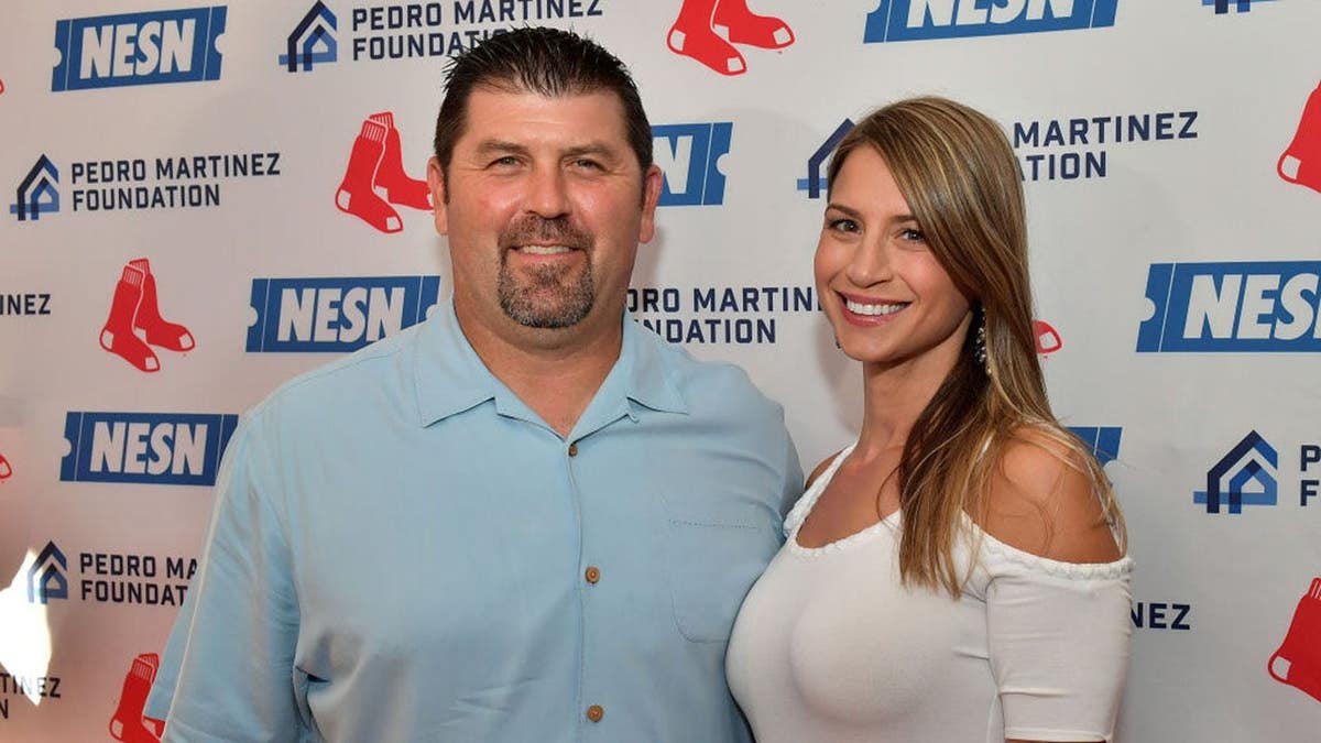 Jason e Catherine Varitek juntos no Fenway Park.