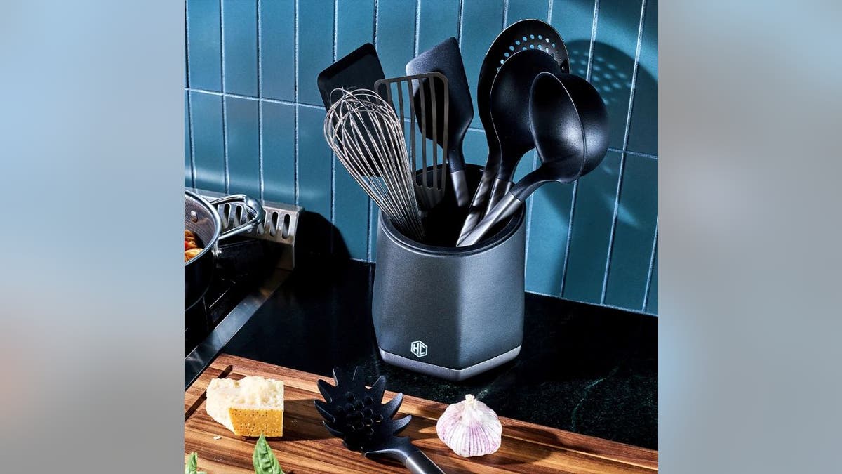 Use these utensils safely on any of HexClad's pots and pans.