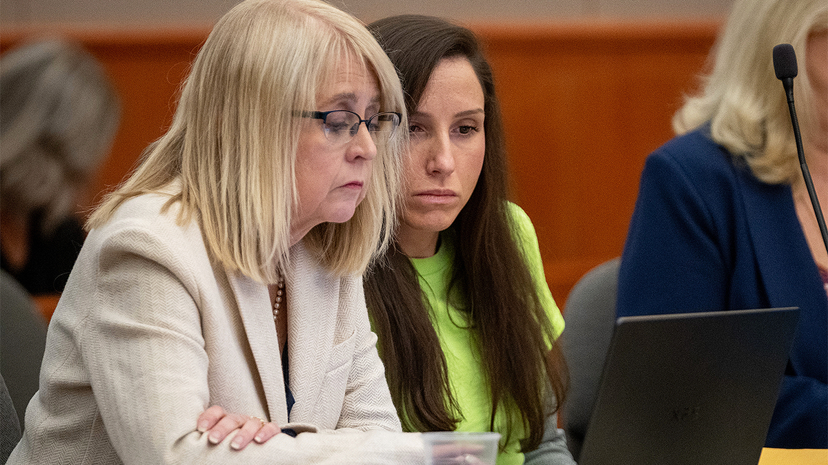 Kouri Richins speaks with lawyer  during sentencing proceeding  successful  Utah execution  case