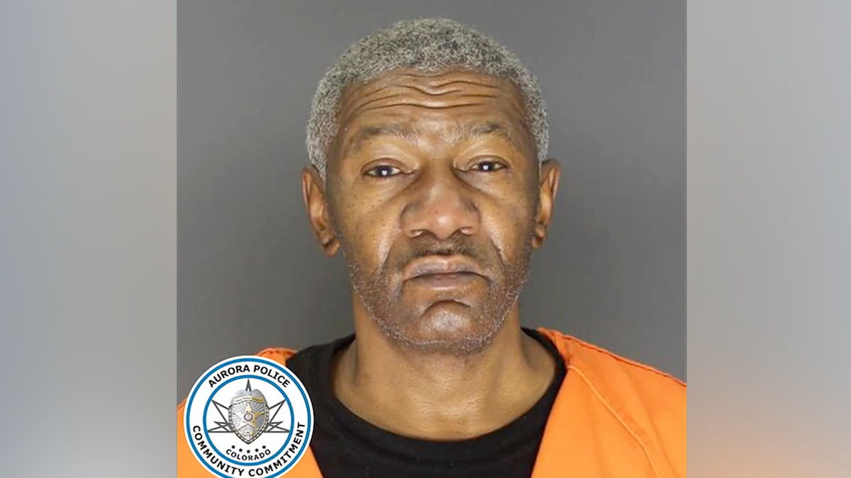 Larry , de Aurora ( Colorado , reincidente, sospechoso de una persecución por robo de coche