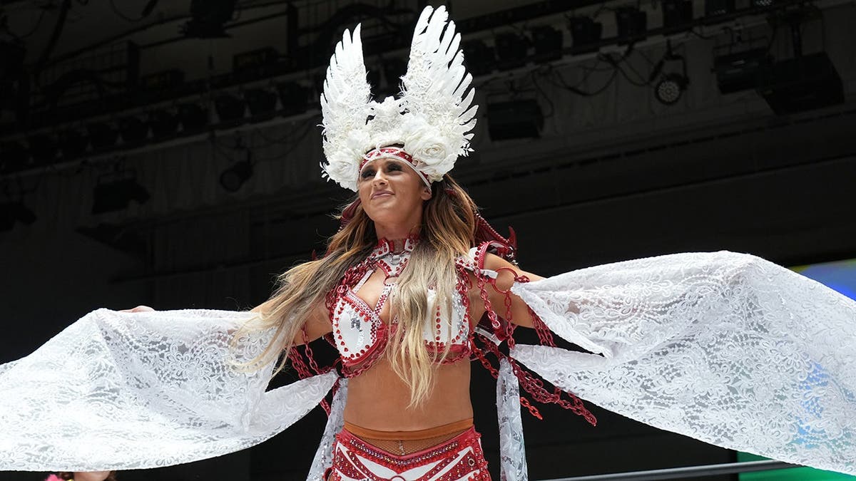 Megan Bayne entering the wrestling ring at Korakuen Hall in Tokyo